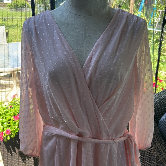 TOMMY HILFIGER
Dotted Chiffon Surplice Dress - Picture 5 of 16